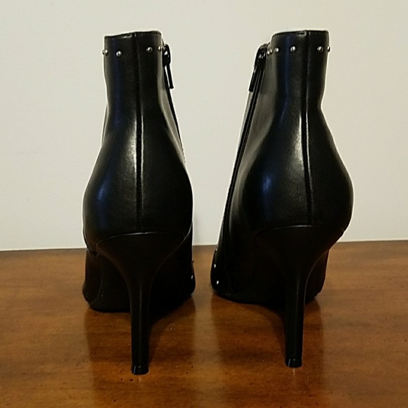 The Limited 'Trixxa' faux leather booties - Picture 3 of 5